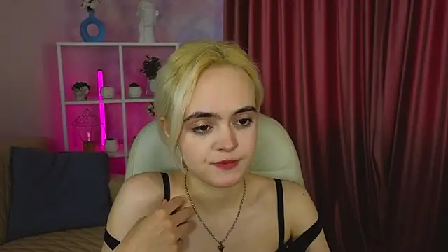 Bambi Bloom online show from March 8, 1:48 pm