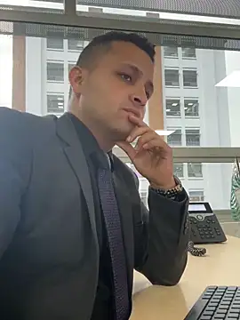 Snapshot of Andresrossi1 chatting on February 26, 9:14 pm Andresrossi1 online show from February 26, 9:14 pm