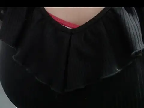 Snapshot of thalia_perveertt chatting on April 19, 6:32 pm thalia perveertt online show from April 19, 6:32 pm