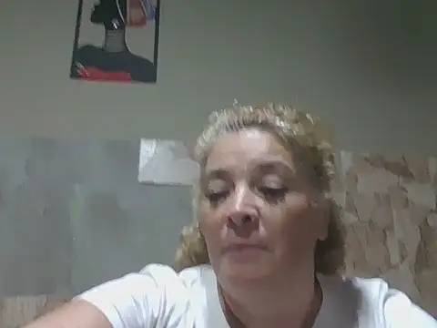 momismilf544 online show from March 30, 12:11 am