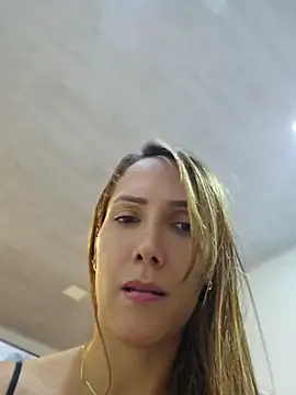 Snapshot of candy-xxx chatting on July 15, 1:11 am candy-xxx online show from July 15, 1:11 am