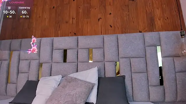 camilaa smith  online show from March 29, 8:42 pm