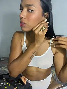 FlorSalvaje  online show from August 2, 1:04 am
