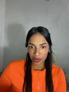 FlorSalvaje  online show from August 6, 12:56 am