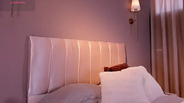 Agata Laurent  online show from March 13, 12:12 pm