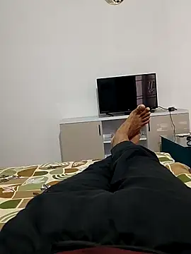 shybullggn online show from May 3, 6:52 am
