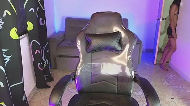 nikolwalter  online show from April 23, 12:56 am