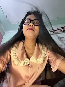 Leeeeiu online show from April 21, 3:17 pm