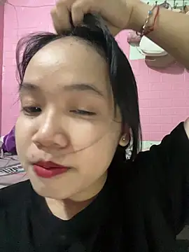 Leeeeiu online show from June 6, 3:06 pm