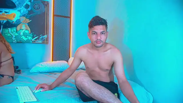 Hornyshow1 online show from March 25, 11:49 am