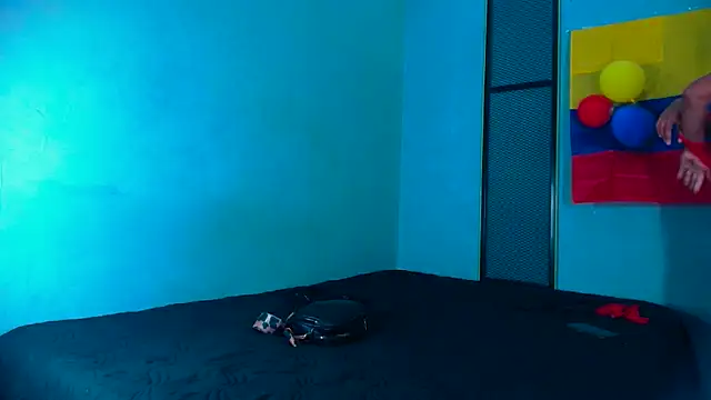 Snapshot of Hornyshow1 chatting on July 1, 12:29 pm Hornyshow1 online show from July 1, 12:29 pm