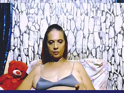 Snapshot of Hot_queen58 chatting on April 16, 9:39 pm Hot queen58 online show from April 16, 9:39 pm