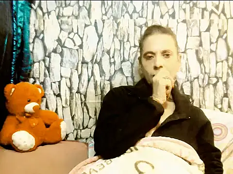 Snapshot of Hot_queen58 chatting on May 15, 5:36 am Hot queen58 online show from May 15, 5:36 am