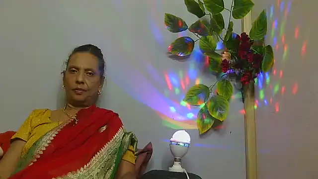 Snapshot of Hot_queen58 chatting on May 17, 7:32 pm Hot queen58 online show from May 17, 7:32 pm