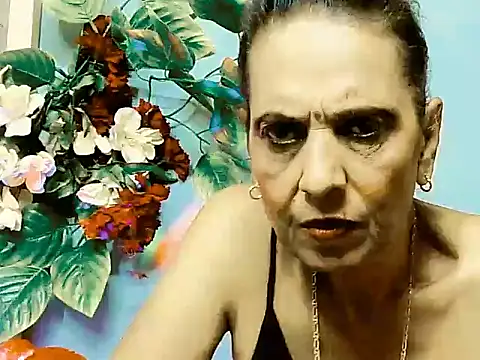 Snapshot of Hot_queen58 chatting on May 20, 5:52 pm Hot queen58 online show from May 20, 5:52 pm