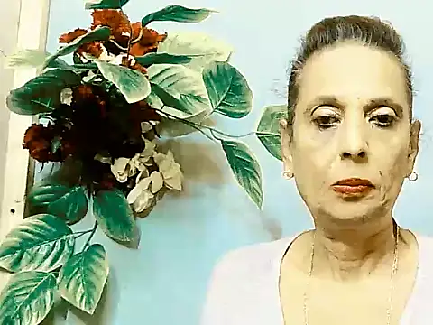 Snapshot of Hot_queen58 chatting on May 22, 6:20 am Hot queen58 online show from May 22, 6:20 am