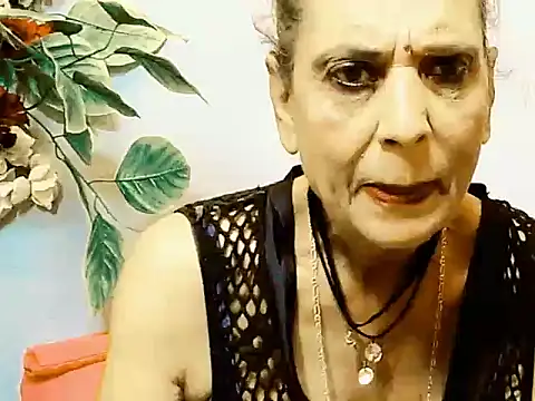 Snapshot of Hot_queen58 chatting on May 24, 7:35 am Hot queen58 online show from May 24, 7:35 am