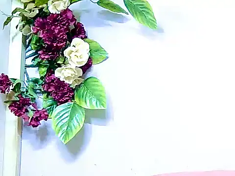 Snapshot of Hot_queen58 chatting on May 30, 12:24 pm Hot queen58 online show from May 30, 12:24 pm