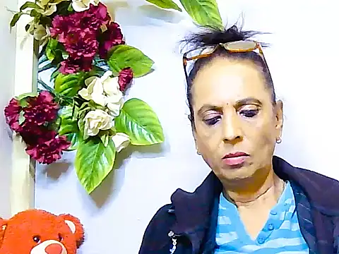 Snapshot of Hot_queen58 chatting on June 2, 6:59 am Hot queen58 online show from June 2, 6:59 am