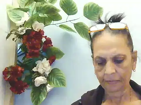 Snapshot of Hot_queen58 chatting on June 5, 9:48 am Hot queen58 online show from June 5, 9:48 am