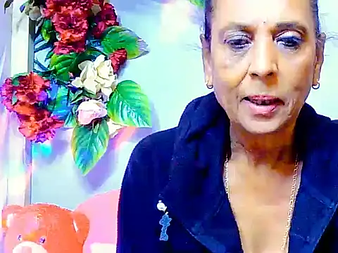 Snapshot of Hot_queen58 chatting on June 6, 5:34 am Hot queen58 online show from June 6, 5:34 am