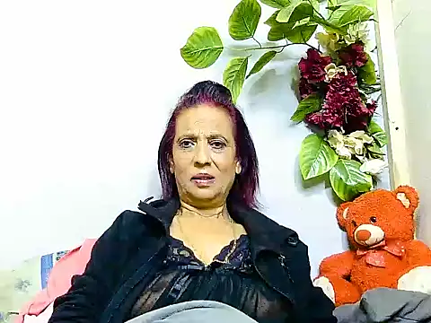 Snapshot of Hot_queen58 chatting on June 23, 4:32 am Hot queen58 online show from June 23, 4:32 am