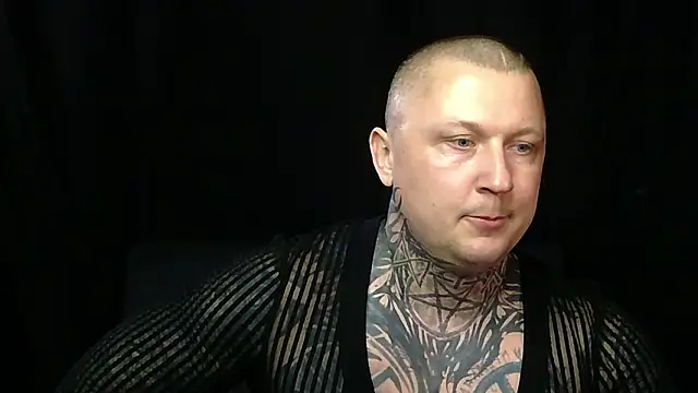 devilWithTats online show from March 12, 10:43 am