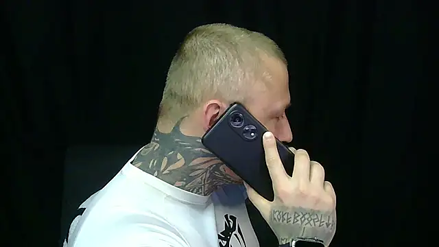 Snapshot of devilWithTats chatting on April 26, 7:06 am devilWithTats online show from April 26, 7:06 am
