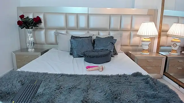 AllyRoux online show from March 12, 1:50 pm