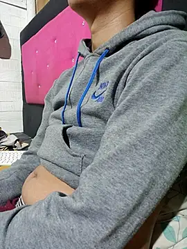 Sophia Noah online show from March 1, 10:28 am