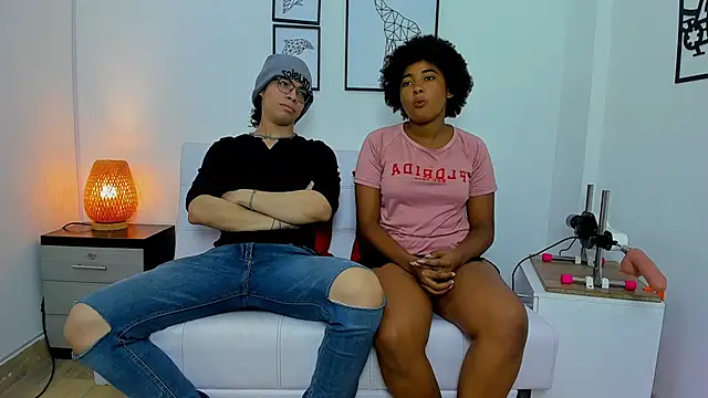 chiki carm online show from April 8, 1:22 pm