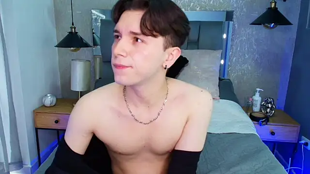 hollannd  online show from April 9, 1:16 pm