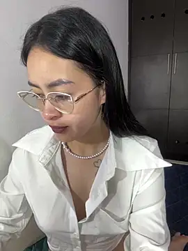 Anni Rose online show from March 18, 9:01 am