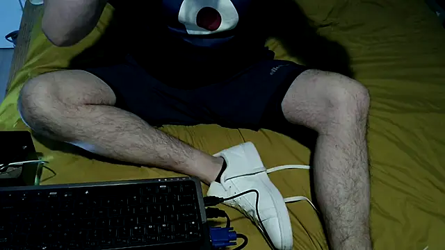 Snapshot of dpr100z chatting on March 4, 1:00 am dpr100z online show from March 4, 1:00 am