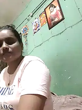 Snapshot of janutellugu chatting on March 1, 8:49 am janutellugu online show from March 1, 8:49 am