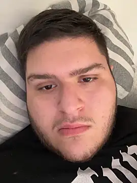 Snapshot of dare2002 chatting on March 1, 10:39 am dare2002 online show from March 1, 10:39 am