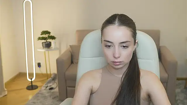 TashiaBegen online show from March 3, 9:48 am