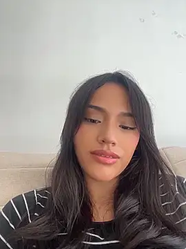 Mia-villalobos online show from June 17, 1:45 pm