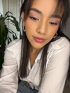 Mia-villalobos online show from August 1, 3:33 pm