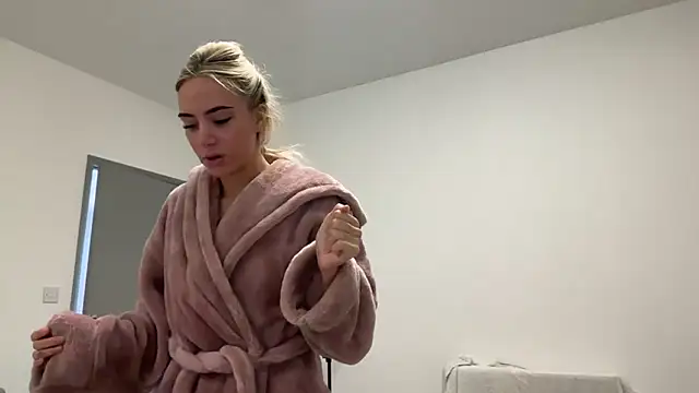 Naughtyblondex online show from April 2, 12:03 pm