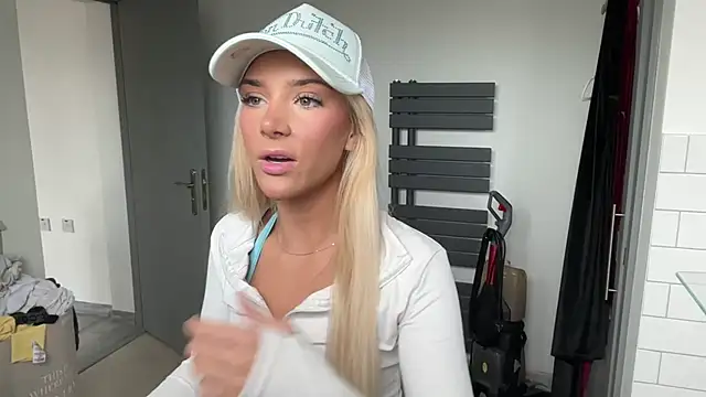 Naughtyblondex online show from April 12, 1:05 pm