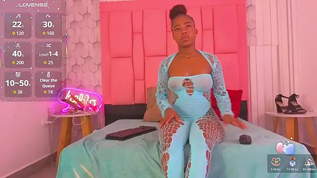 ashlleyray online show from April 13, 6:57 pm