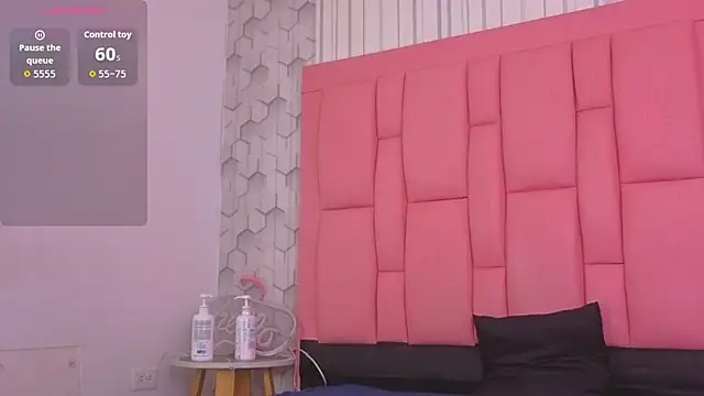 ashlleyray online show from June 10, 7:24 pm