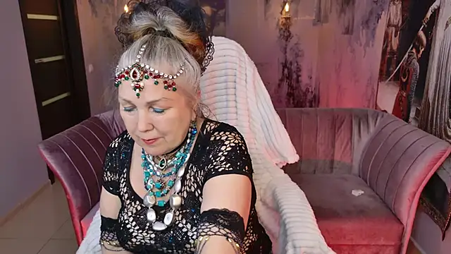 LilaMaharani online show from April 14, 12:55 pm