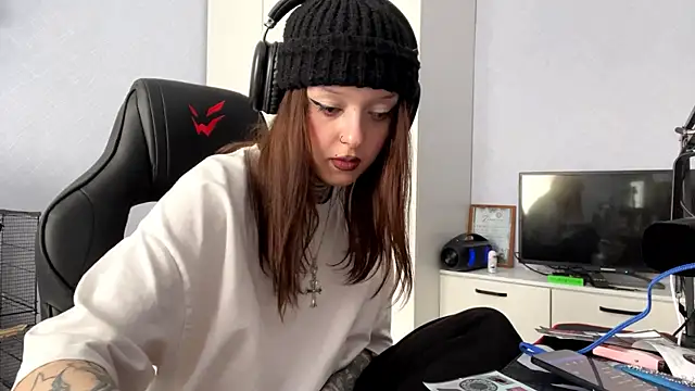 Snapshot of Littleways chatting on March 1, 10:28 am Littleways online show from March 1, 10:28 am