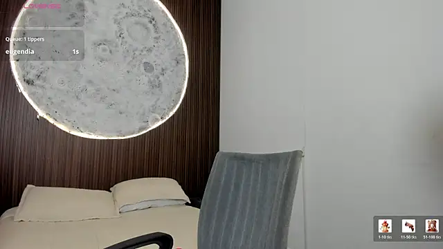 AdharaCruzz  online show from April 2, 9:01 pm