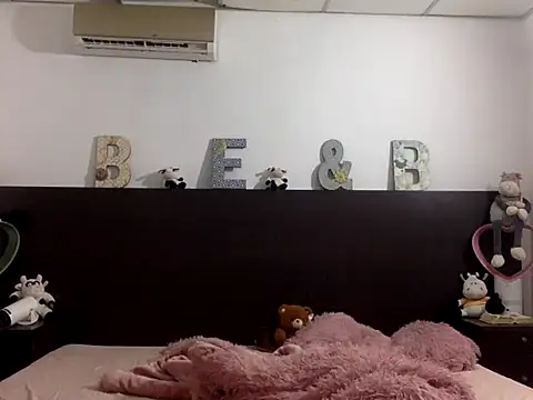 mommy-Milf online show from March 29, 4:51 pm