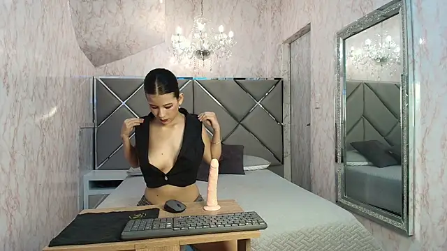 Dolly boobsy online show from April 5, 1:30 pm