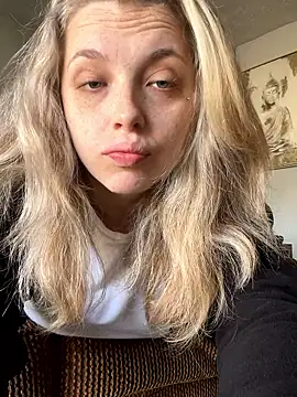 Snapshot of imkhloe chatting on March 9, 4:22 pm imkhloe online show from March 9, 4:22 pm