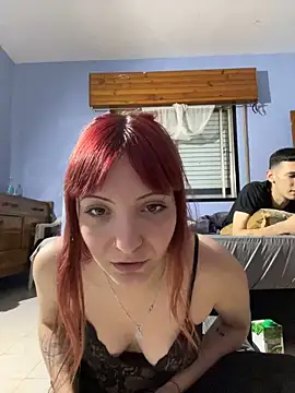 Snapshot of Foxxyice chatting on May 2, 5:01 am Foxxyice online show from May 2, 5:01 am